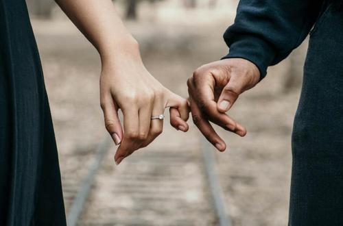 成都私人侦探:经营婚姻如下棋，女人需要三思！